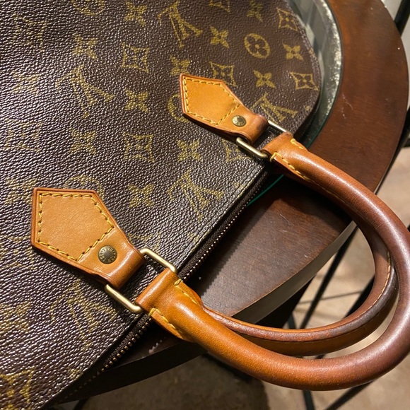 ❌Sold❌Authentic Louis Vuitton Alma Hand bag - Picture 7 of 15